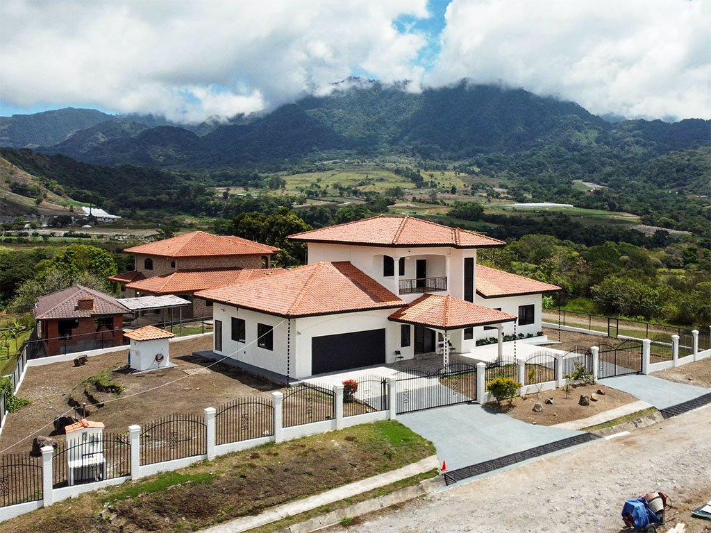 Casa de montaña venta o alquiler en Volcán Chiriquí